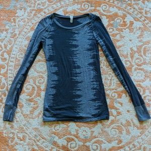 Small, sheer BKE top